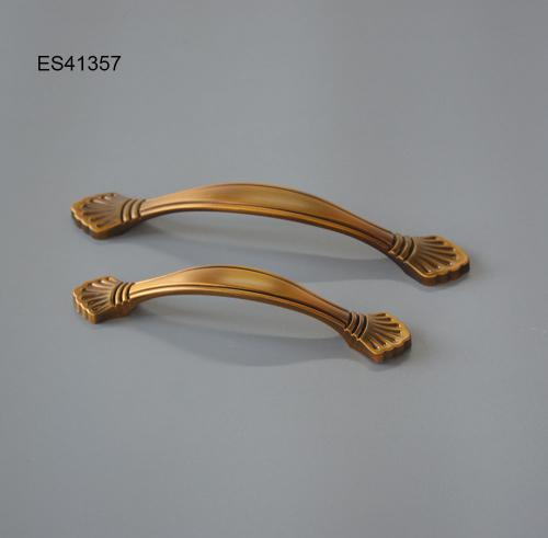 Zamak Furniture and Cabinet handle  ES41357