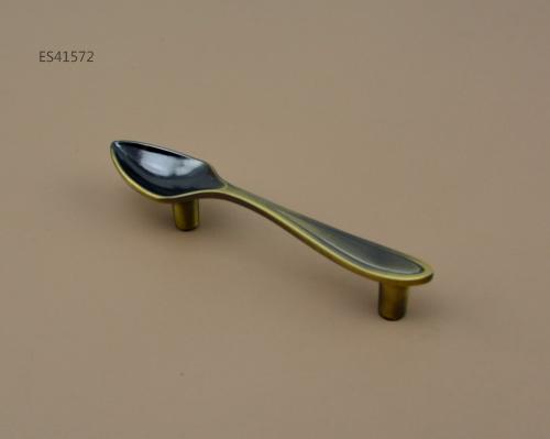 Zamak Furniture and Cabinet handle  ES41572