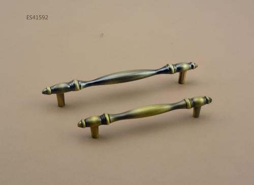 Zamak Furniture and Cabinet handle  ES41592