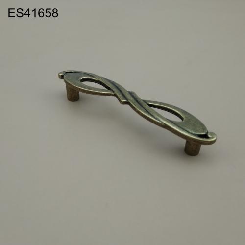 Zamak Furniture and Cabinet handle  ES41658