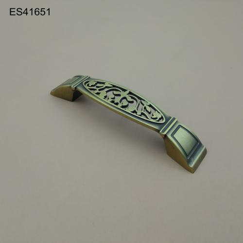 Zamak Furniture and Cabinet handle  ES41651