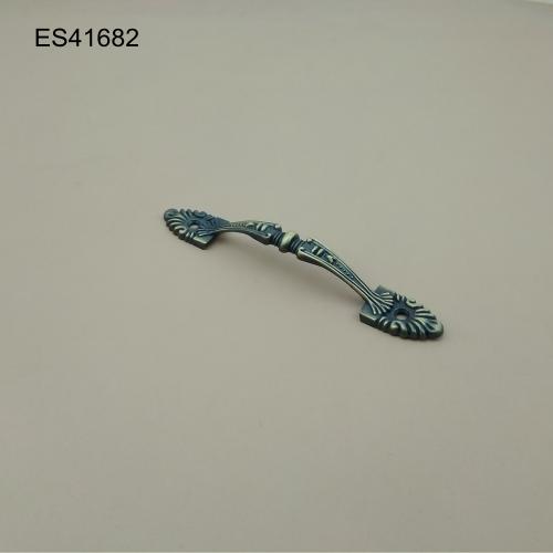 Zamak Furniture and Cabinet handle  ES41682