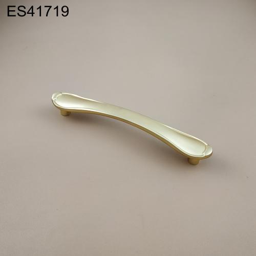 Zamak Furniture and Cabinet handle  ES41719
