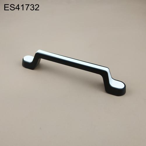 Zamak Furniture and Cabinet handle  ES41732